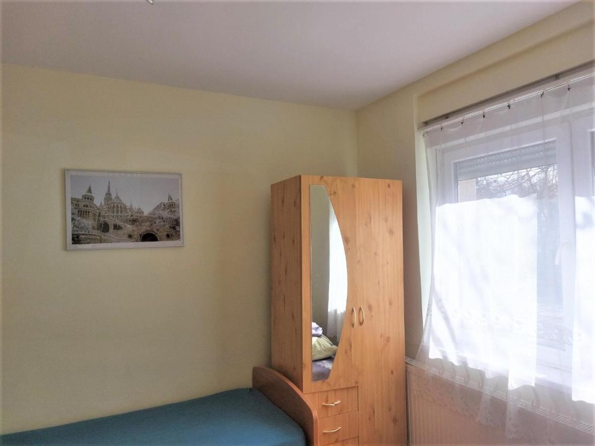 Red Locomotive Apartment ブダペスト エクステリア 写真