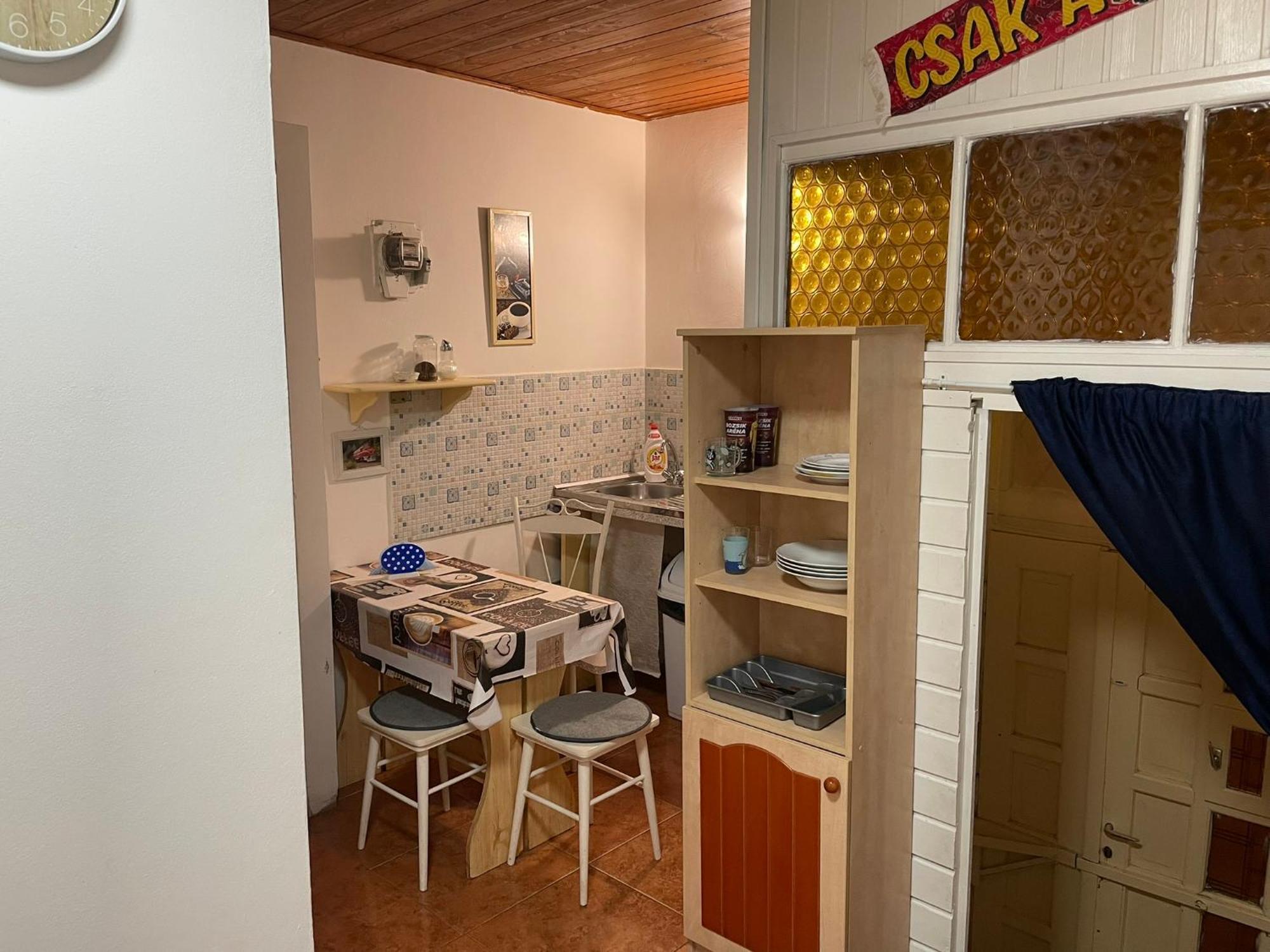 Red Locomotive Apartment ブダペスト エクステリア 写真